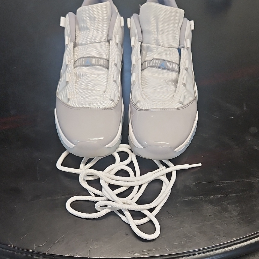 Jordan 11 Low Grey Cement